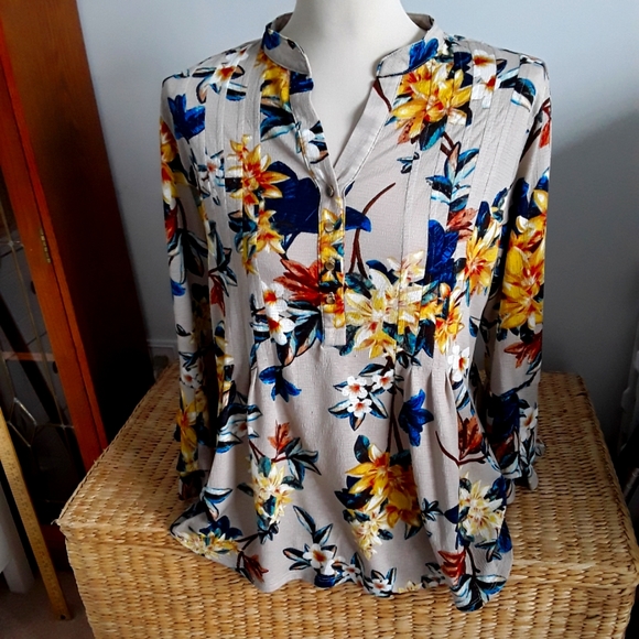 j.t.b. Tops - J.t.b. Floral Blouse
